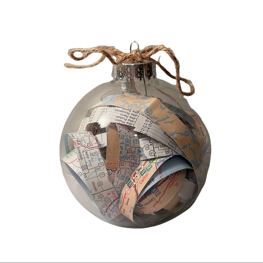 Travel Ornament 🧳